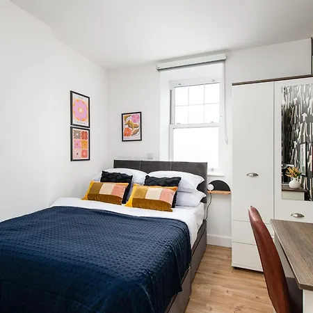 Lägenhet Chic-5bed-5bath-freeparking-by Fabaccommodation Bristol